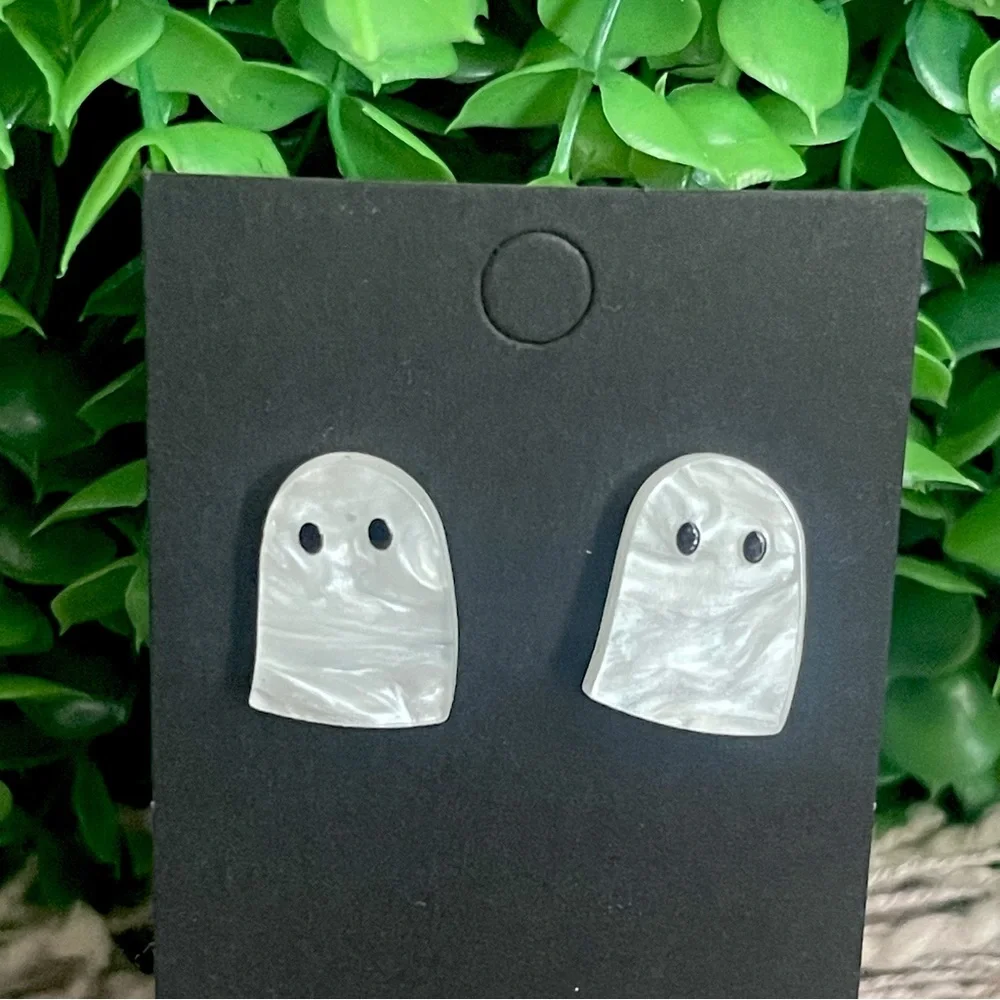 Ghost Halloween White Pearlescent Stud Earrings NEW